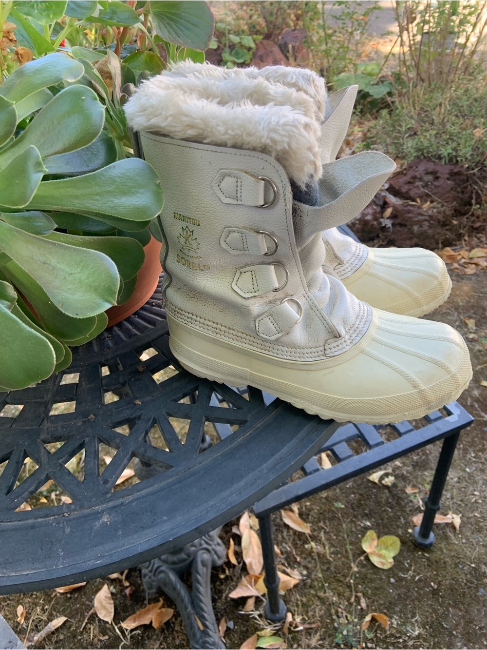 Sorel women’s White Cream Faux-Fur Snow Boots